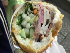 -Bánh Mì Huynh Hoa