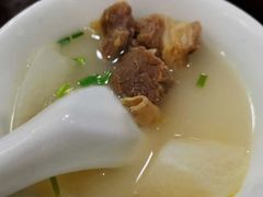 -绿色墨脱石锅城