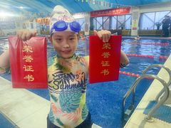 -鲨鱼游泳培训中心
