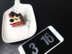 -UNI UNI(环亚凯瑟琳店)