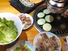 素菜拼盘-唯成•韩国炭火烤肉 유성고기