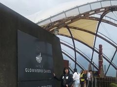 -怀托摩萤火虫洞