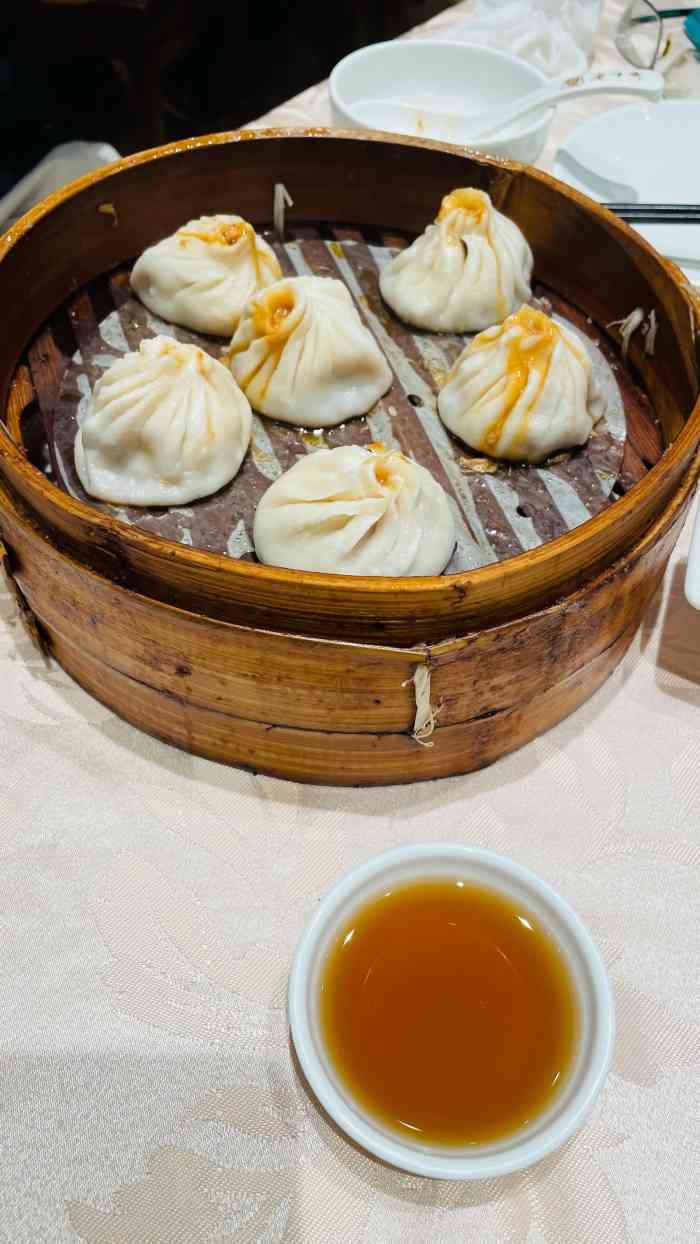 老半斋(福州路店)-"据说是上海吃刀鱼面刀鱼馄饨非常有名的店,.