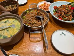 -老滇山寨•云南特色菜•地方菜•民族风情歌舞表演(金碧店)