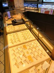 -六桂福珠宝(外海店世纪联华超市店)