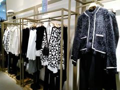 -URBAN REVIVO(济南领秀城贵和购物中心店)