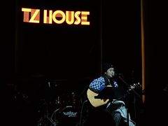 -TZ House音乐现场(来福士中心店)
