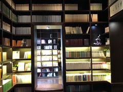 -钟书阁(松江泰晤士小镇店)