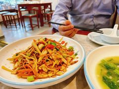 茭白萝卜丝-小乡小镇·传承桐庐土菜·老板亲自烧的菜