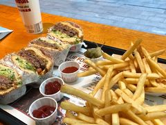 -The Habit Burger Grill 哈比特汉堡(复兴soho店)