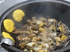 -粘豆包柴火铁锅炖