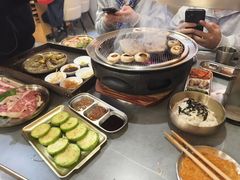 -围炉肉舍•炭烤活鳗•丹东海鲜烤肉(步行街店)