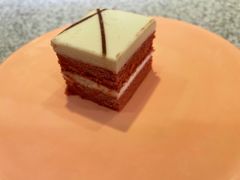 红丝绒蛋糕-争鲜回转寿司(金桥家乐福店)