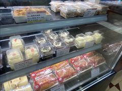 -红宝石·鲜奶小方·海派西点房(南丹店)