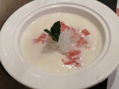 鲜奶炖雪燕-芭菲盛宴·环球美食(袁家岗店)