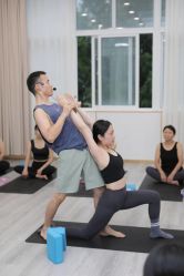 -亚太瑜伽普拉提学院