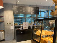 面包甜点陈列柜-Dough&Joe团憩(瑞虹天地月亮湾店)