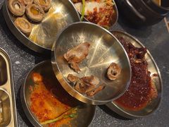 -草家酱蟹炭火烤肉店(珲春南路二店)