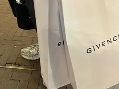 -GIVENCHY(佛罗伦萨小镇奥莱店)