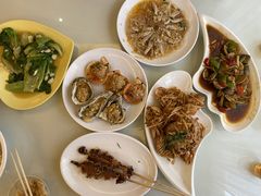 -覃记海鲜美食餐厅