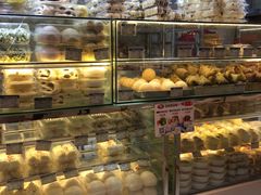 面包甜点陈列柜-白玉兰食品甜凤店(合生汇店)