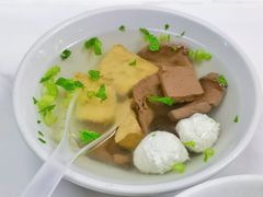 -松树干拌面店