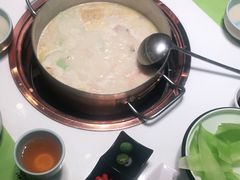 -洪氏嗨捞·猪肚鸡火锅(阳光天地店)