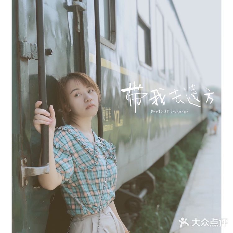 慈氏塔位于汴河街往下游走的一条老街里面，因为街道很老