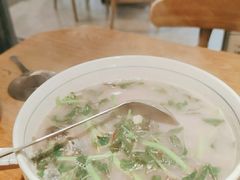 -聚鑫朋酸菜肥肠(文艺路口店)