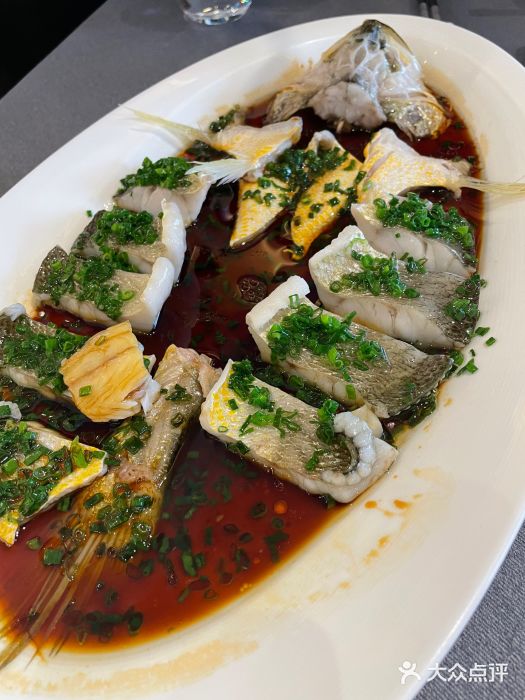 名佳荟葱油蒸黄鱼图片