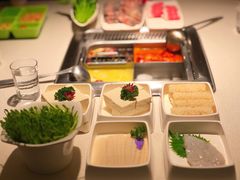 -海底捞火锅鲜切牛肉主题店(长寿路店)