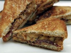 -Rabbit Cafe私房西餐甜点咖啡(栖霞路店)