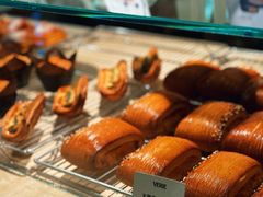 -VERIE BAKEHOUSE