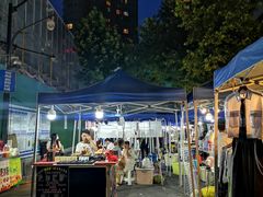 -吴山路夜市
