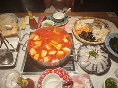 -尚尚仙·酸汤猪手·猪肚鸡火锅(华联万柳购物中心店)