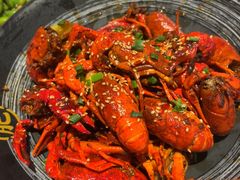 -肥肥虾庄·金牌油焖大虾(汉街SKP店)