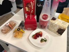 -85度C(生甜甜圈研究工坊·上海平凉店)