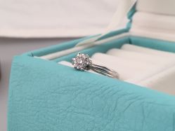 -威德钻石-克拉钻大本营(南京东路店)