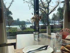-MOMENT湖景餐厅(解放路店)