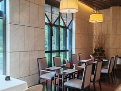 -广州万富希尔顿酒店·感趣自助餐厅·金秋蟹宴生蚝海鲜刺身