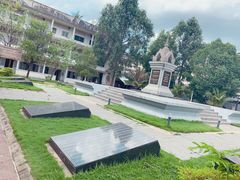 -吐斯廉屠杀博物馆