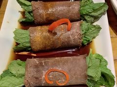 薄荷牛肉卷-云海肴·汽锅鸡·云南菜(天津国金汇店)
