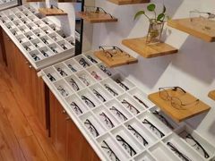 -MiRi眼镜·蔡司·星趣控·尼康控优点视觉合作店(南京东路店)