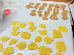 -三只小羊蛋糕DIY烘焙·拼豆·银饰(光谷店)