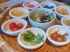 -包整·丝娃娃(一览甲秀楼风景店)