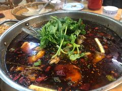 -一品红烧鸭特色川菜(三岔湖店)