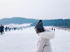 -十三陵雪世界滑雪场