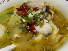 -渝是乎酸菜鱼·川渝小炒(新世界百货望京店)