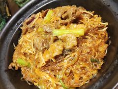 金针菇粉丝肥牛煲-有璟阁港式餐厅(国贸商城店)