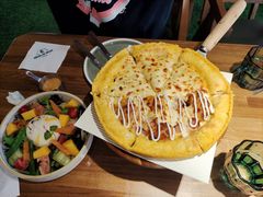 -Dragon Pizza•圆脸龙披萨·牛排餐厅
